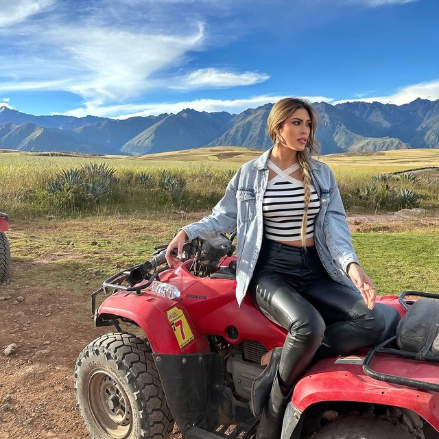 Brenda Serpa y sus fotos más sexys. Foto: Instagram y Facebook