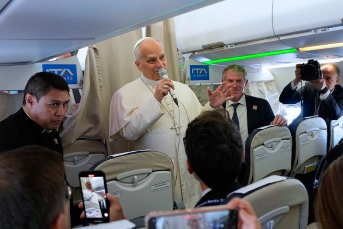 Papa León XIV comunicó a sus voceros deseo de mantener su agenda de viaje en noviembre (Foto: @LaVanguardia)
