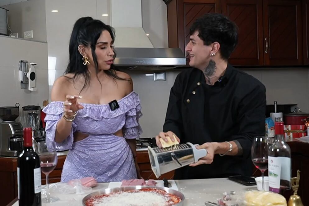 Leysi Suárez junto a Diealis, acusado de agredir a sus exparejas.