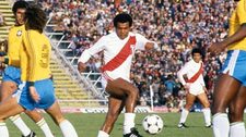 Busquen a nuevos Teófilo Cubillas y Julio César Uribe