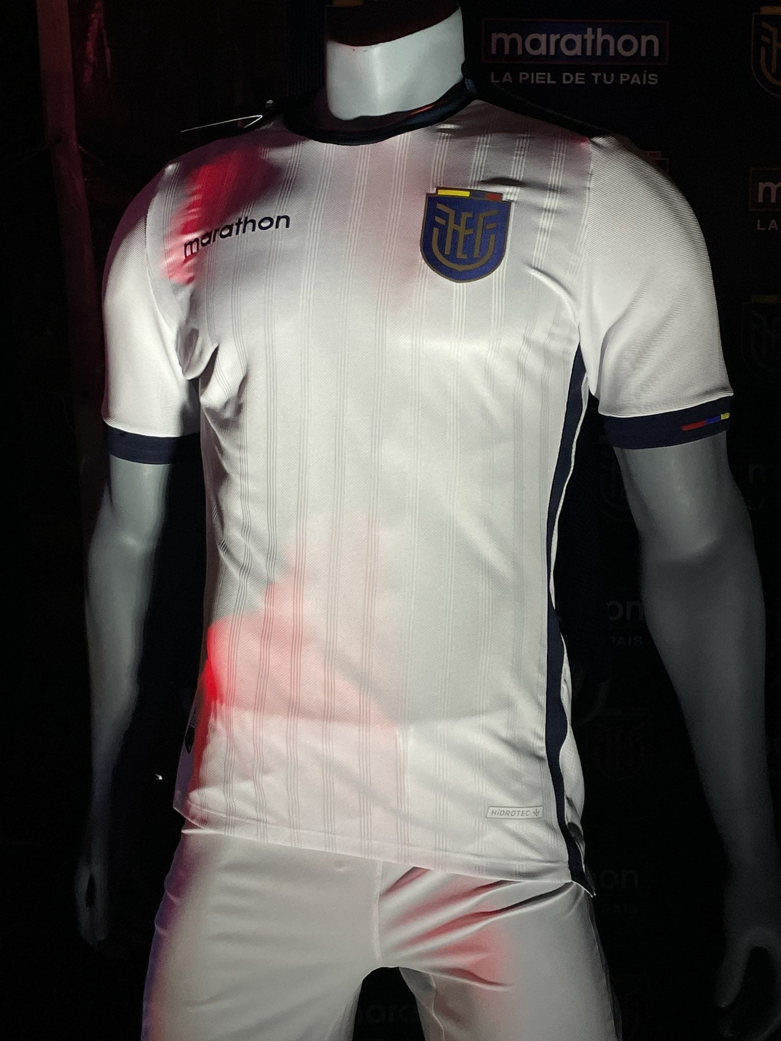 La tercera equipación de Ecuador para el Mundial Qatar 2022. (Foto: Marathon Sports)