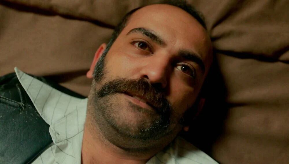 Vahap obsesionado con Züleyha en la telenovela turca "Tierra amarga" (Foto: Tims & B Productions)