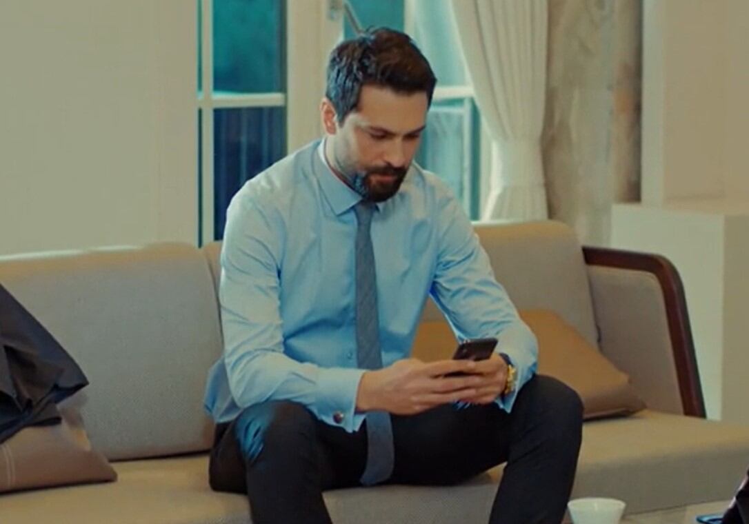 Alihan piensa que su amigo Hakan intenta conquistar a Zeynep (Foto: Med Yapim)