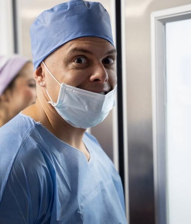 Ignacio Baladán ansioso durante la cesárea de Natalia Segura.