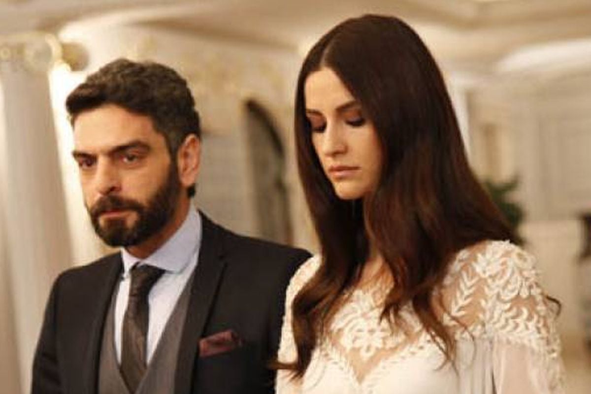 “Fugitiva” es protagonizada por İrem Helvacıoğlu y Ulaş Tuna Astepe y la historia ha llegado a más de 30 países (Foto: Sinegraf Film)