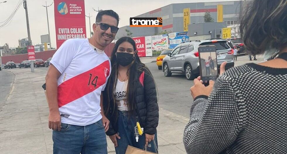 Sus familiares y amigos le decían que tiene 'un aire' a Lapadula, pero Fernando no pensó ganar el concurso de 'dobles'. Le piden selfies' y algunos dicen que antes del recortarse el cabello, el parecido era mayor. (Trome / Renzo Salazar)