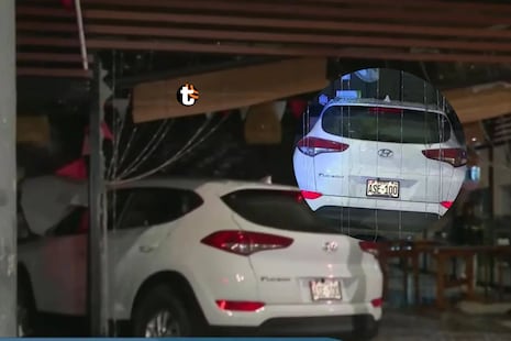 ¡Camioneta terminó dentro de un restaurante! Violento choque destruye fachada de local en San Borja