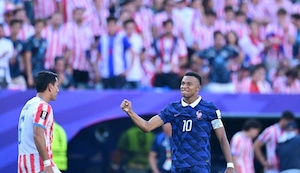 ¡Mbappé rompe el cero y hace historia! Francia vence a Paraguay con penal del crack y queda a un gol del récord de Messi