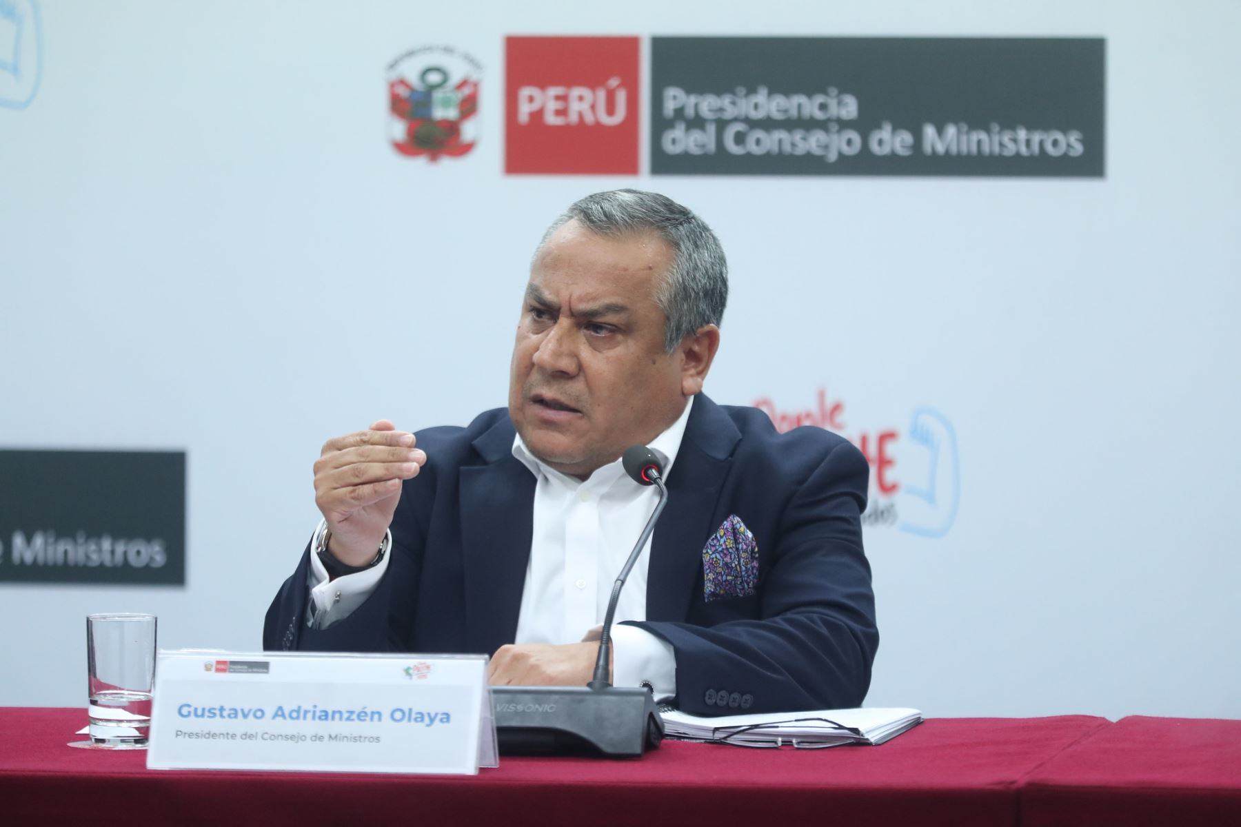 El premier Gustavo Adrianzén denunció un acoso político contra el ministro del Interior, Juan José Santiváñez. Foto: Andina.