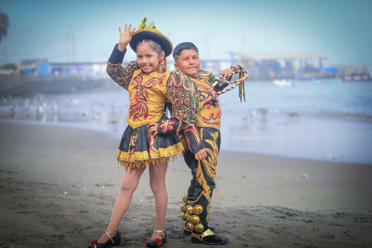 Pequeñitos sueñan con bailar en la fiesta de la Candelaria, en Puno. Foto: César Bueno.
