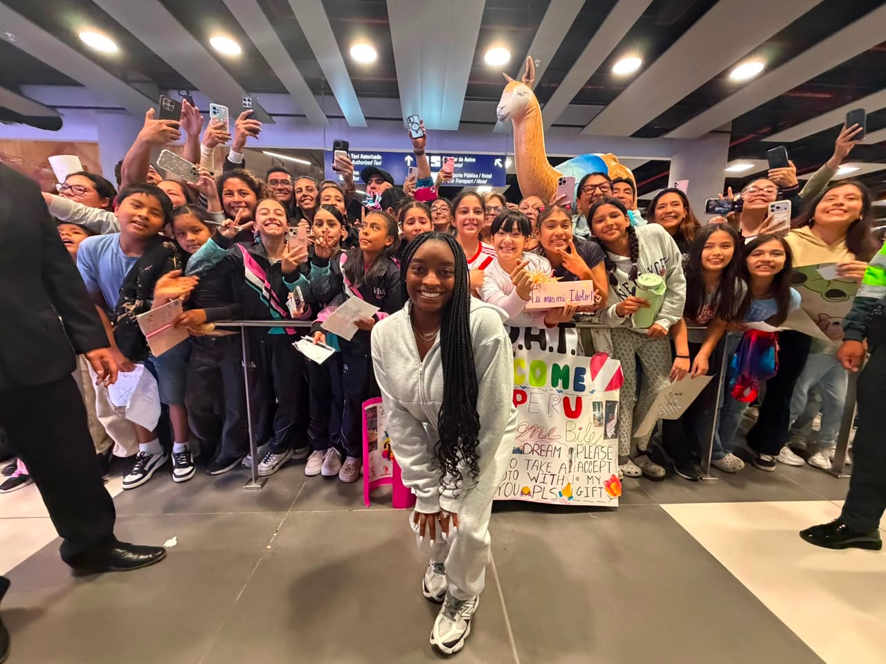 La histórica gimnasta estadounidense, Simone Biles, aterrizó en Lima y será la gran protagonista del evento “One Year To Go” rumbo a los Juegos Panamericanos.