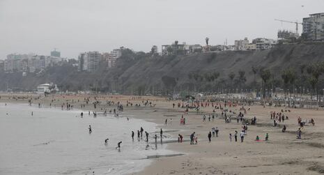 Pilar Mazzetti: “Vamos a tener que establecer turnos y horarios para ir a la playa”
