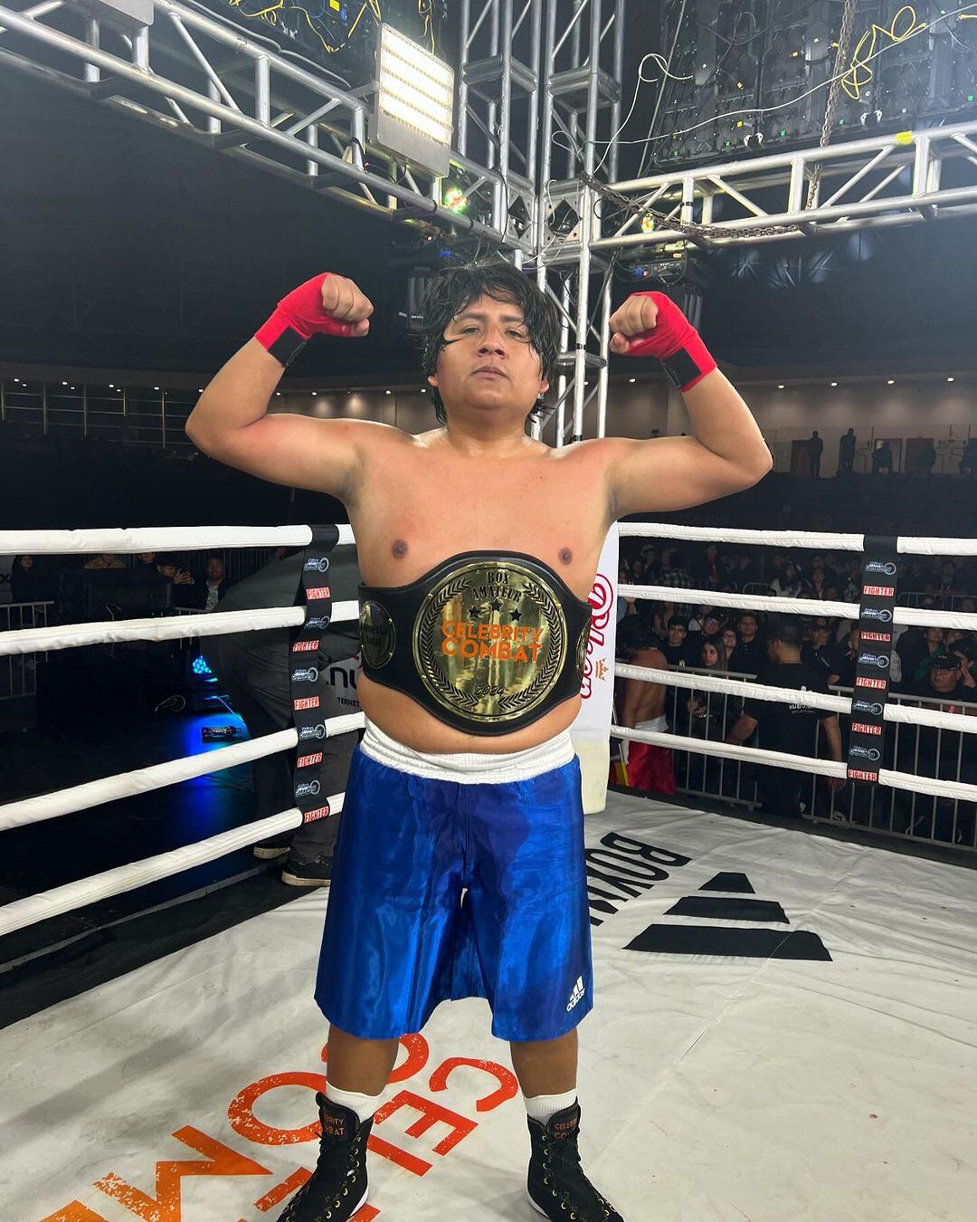 Sibenitoo le metió una paliza a Cholo Soy. (@sibenitoo)