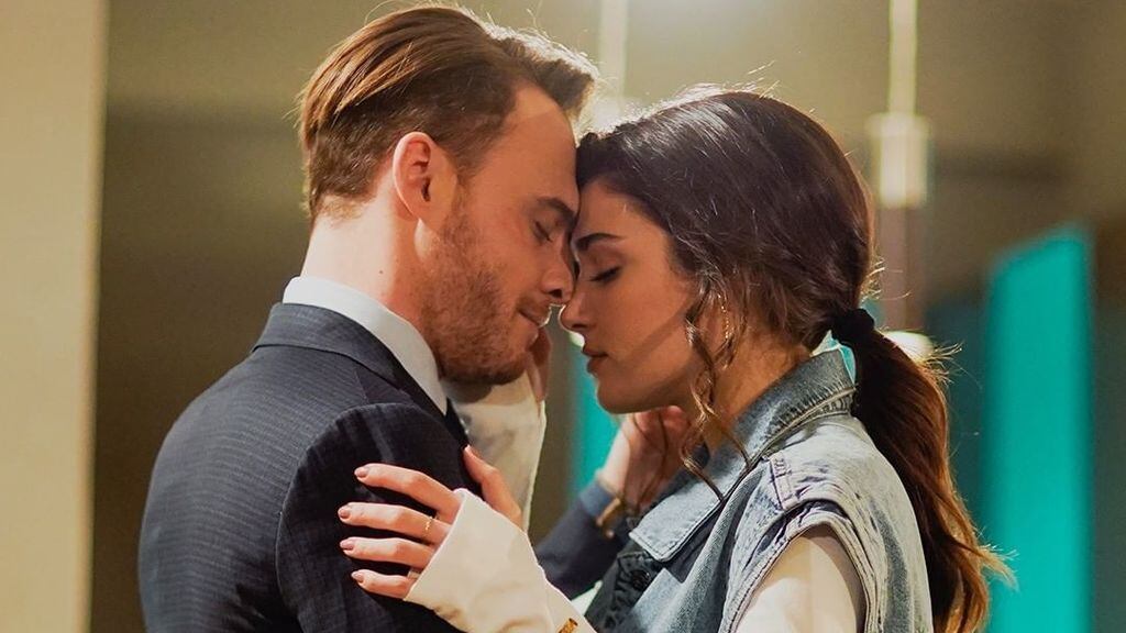 La Eurocopa ha provocado importantes cambios en la programación de los principales canales de Mediaset como Telecinco, donde se emite “Love Is in the Air”. (Foto: MF Yapim)