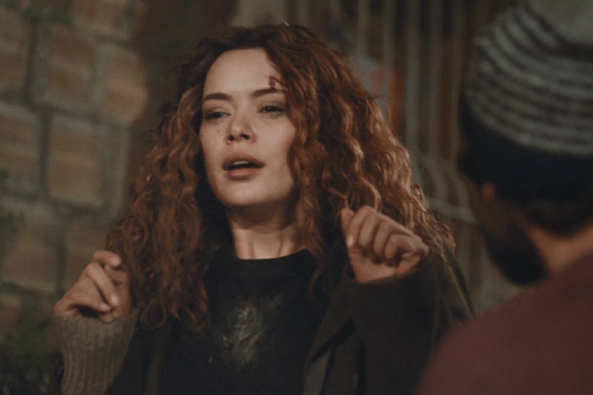 Sirin era la villana de "Mujer" y le hizo la vida imposible a Bahar hasta e último momento (Foto: MF Yapım)