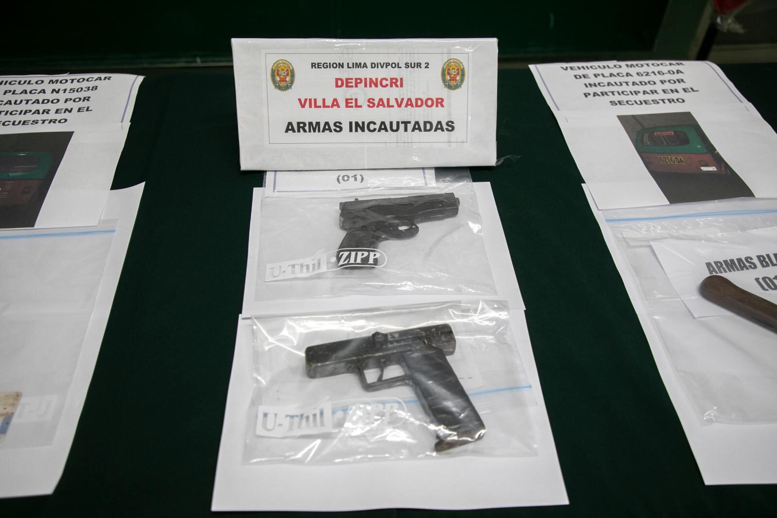 Se incautaron pistolas, soguillas, un equipo de sonido, drogas y las mototaxis que utilizaban para los secuestros. | Foto: Eduardo Cavero