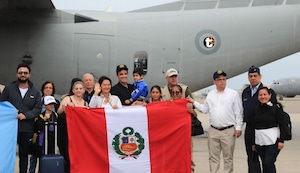 ¡Volvieron a casa! Keiko recibió a 10 peruanos que lo perdieron todo tras los terremotos en Venezuela