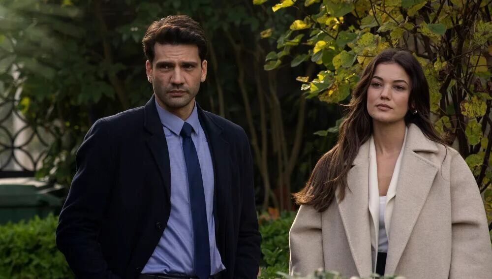 La telenovela turca “Secretos de familia” está protagonizada por Kaan Urgancıoğlu y Pinar Deniz (Foto: Ay Yapim)