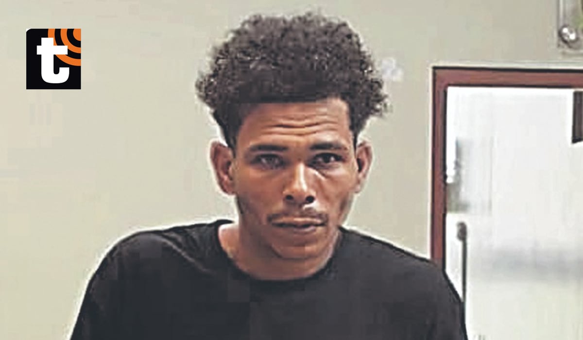 José Dumas, (32)