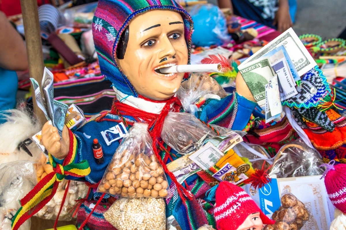 El ekeko es uno de los símbolos de abundancia más populares del mundo andino. Foto: Internet.