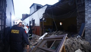¡Tragedia en el Rímac! Casa antigua se derrumba y deja niña herida y varias familias damnificadas