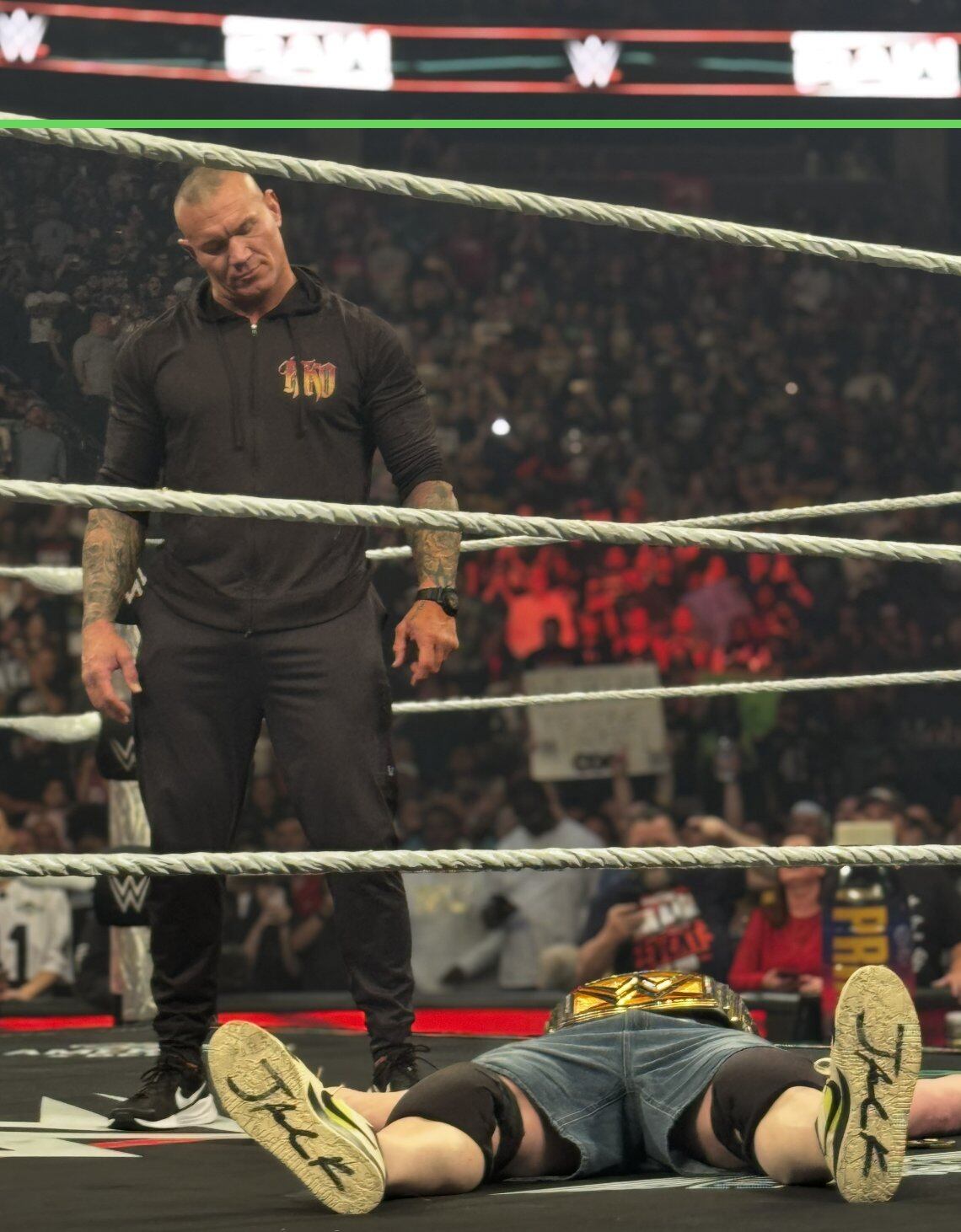 Randy Norton atacó con su RKO a John Cena. (Netflix)