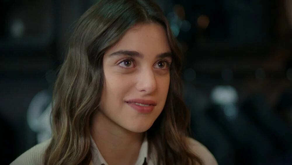 Melisa se emociona con la confesión de Kadir en la telenovela turca "Hermanos" (Foto: NG Medya)