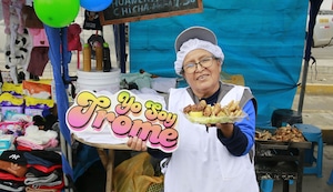 Doña Elena y el secreto de los cuellitos y patitas al carbón