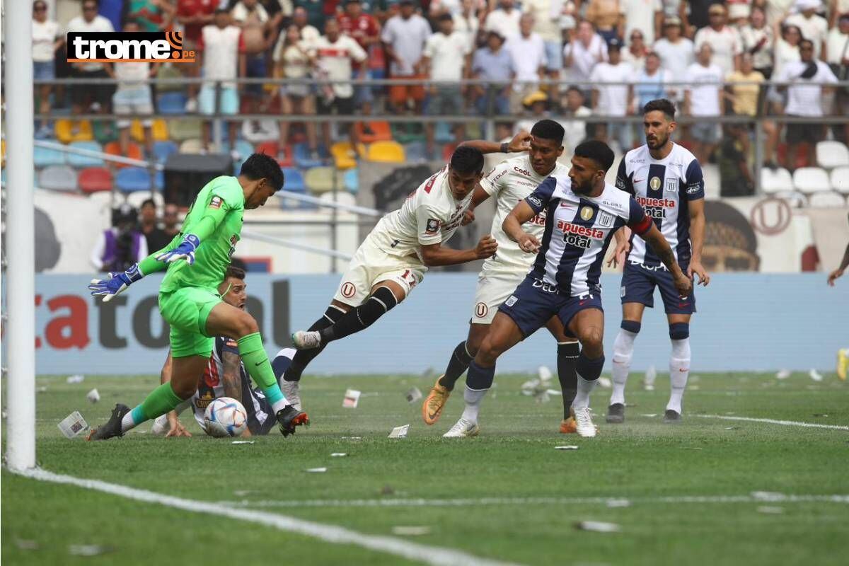 En el clásico los balones por alto al área fueron un problema para Franco Saravia (Foto: Leonardo Fernández / @photo.gec)