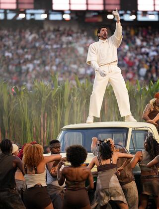 Bad Bunny la rompió en el Super Bowl con impresionante show de Halftime en honor a los latinos | VIDEO