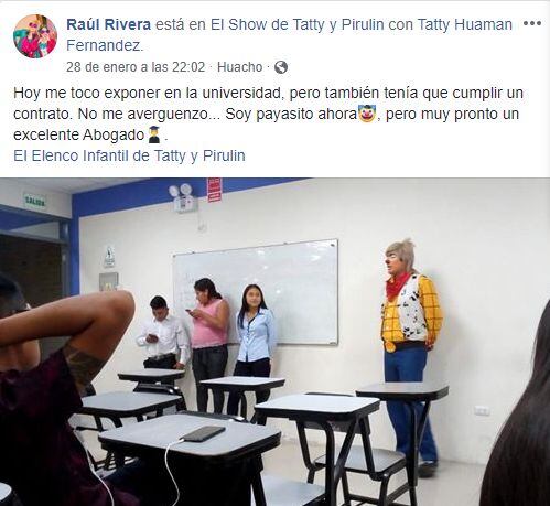 Raúl Rivera fue a exponer a la universidad como payasito porque no le alcanzaría el tiempo para cambiarse. (Facebook)