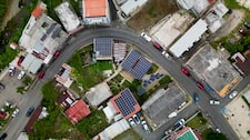 Puerto Rico apuesta por la energía solar comunitaria ante continuos apagones