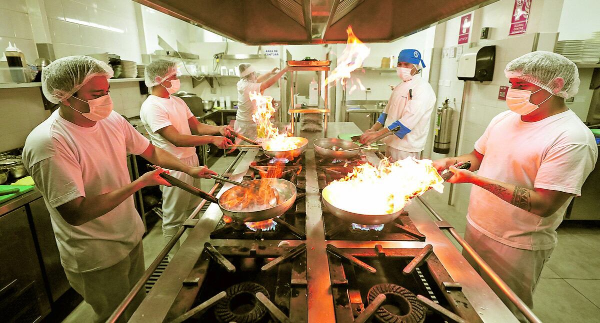 El sector de restaurantes y afines cuenta con más de 194 mil empresas a nivel nacional, siendo Lima la región que alberga el 37% de estas, según el Ministerio de Producción. (Foto: Ángela Ponce)