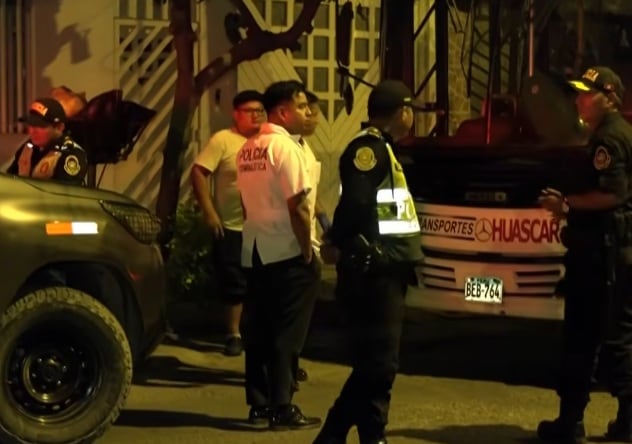 Delincuentes dispararon contra bus lleno de pasajeros en San Martín de Porres. (Captura 24 Horas)