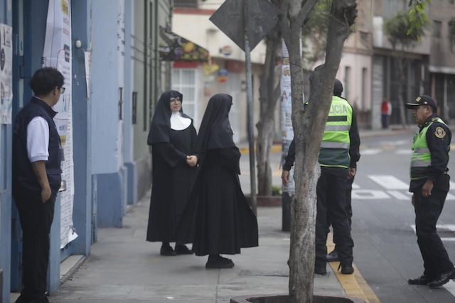 Religiosas dejaron el convento para poder elegir al próximo mandatario (Foto: César Grados)