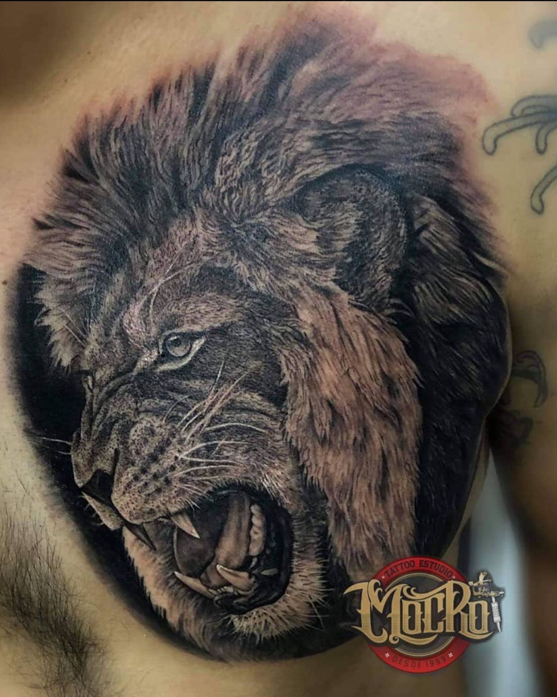 Tatuaje del artista MOCRO