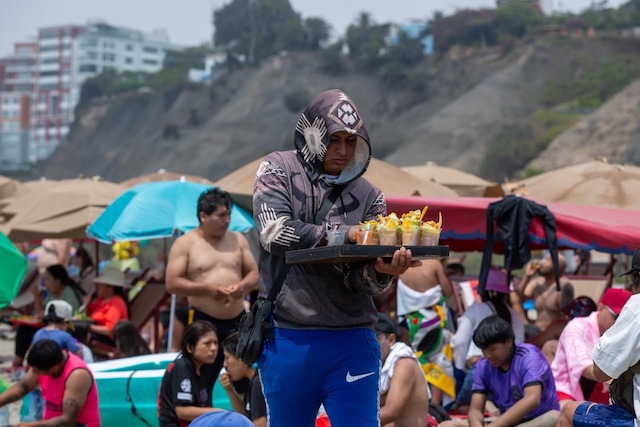 Familias enteras aprovecharon que ya es verano y el día no laborable para disfrutar dl 25 de diciembre en Lima, Perú. (Foto: Fernando Sangama / @photo.gec)
