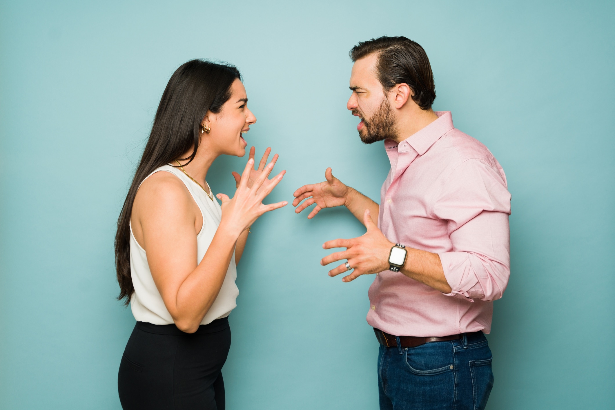 Si no sabes qué decisión tomar, haz una lista de los pros y contras de tu pareja para aclarar tus sentimientos. Si hay más sufrimiento, ahí no es. Foto: Istock