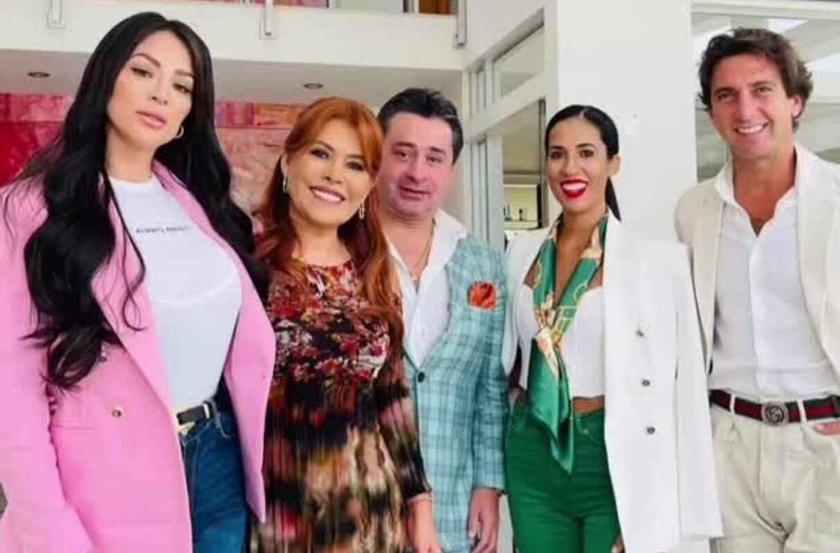 Magaly Medina recibió en su casa a Sheyla Rojas y Antonio Pavón. (Foto: Instagram)