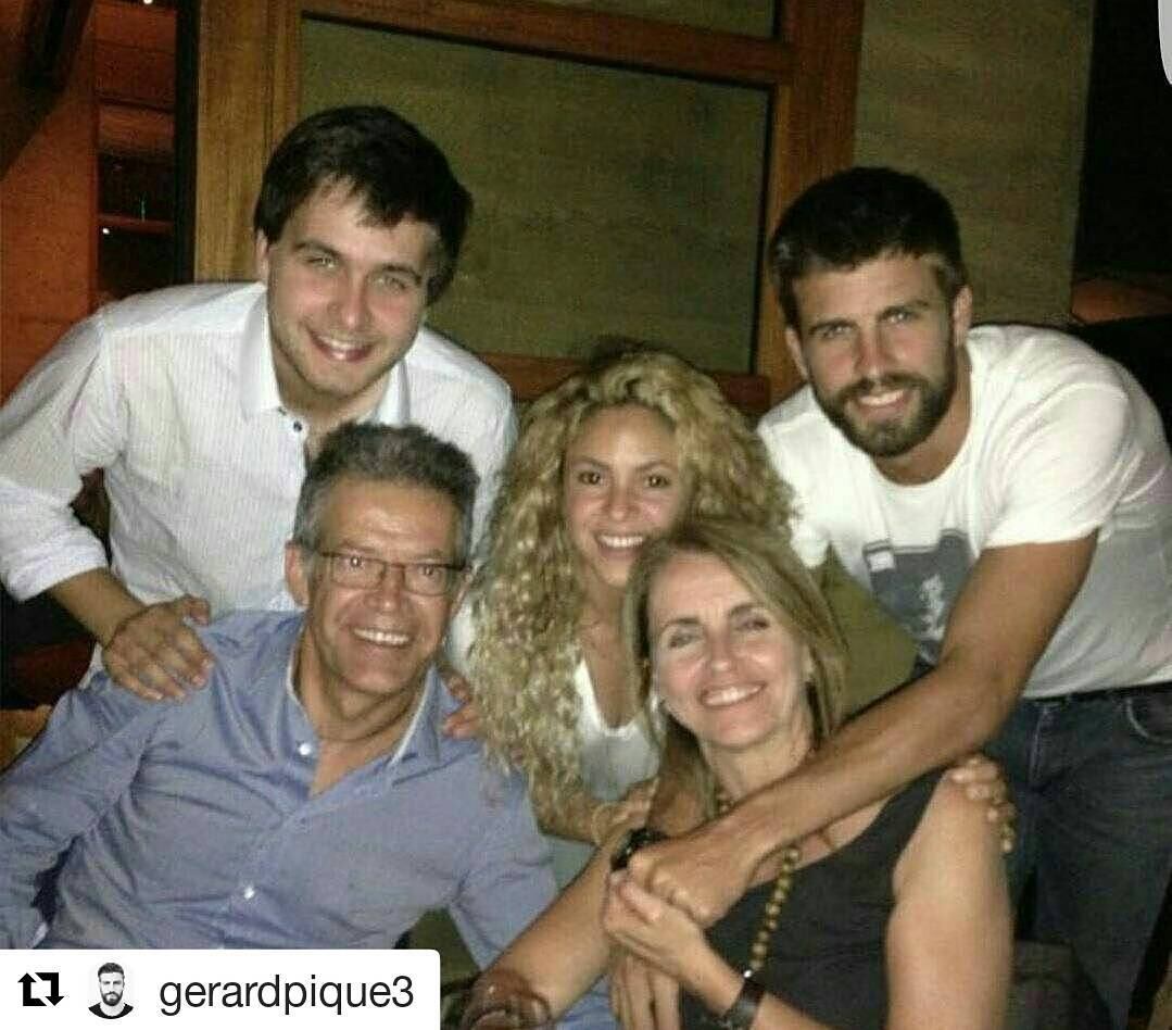 Shakira, Gerard, Marc, Montserrat and Joan Piqué (Foto: @shakiraa03/ Instagram)