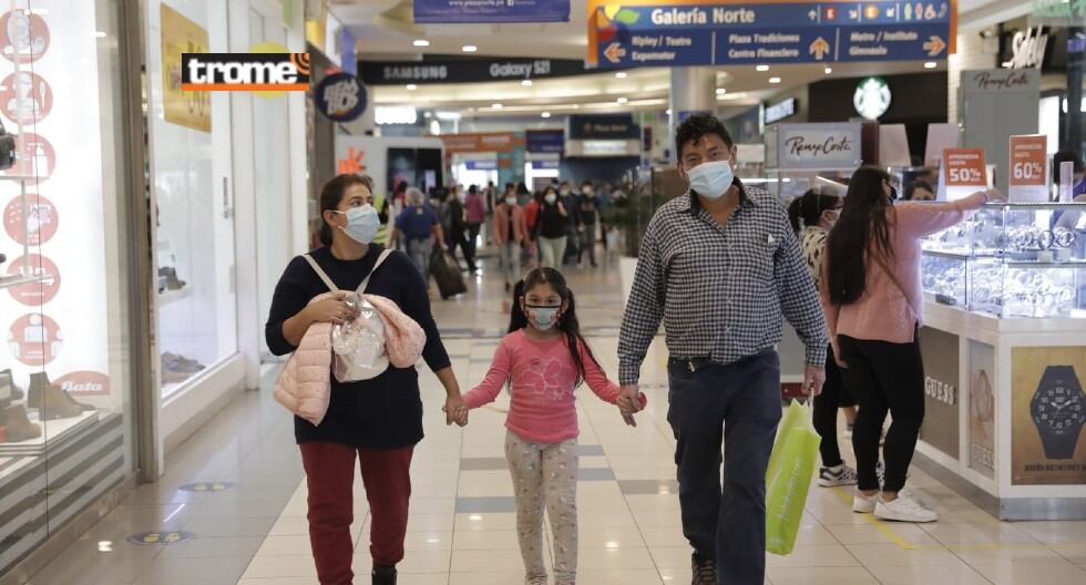 Centros comerciales con más público por compras para el Día del Padre, observó Trome en recorrido. (Trome / Renzo Salazar)