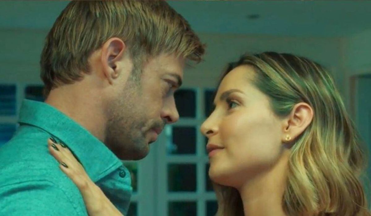 William Levy y Carmen Villalobos en los papales de Sebastián Vallejo y Lucía Sanclemente, respectivamente, en "Café con aroma de mujer" (Foto: RCN Televisión)
