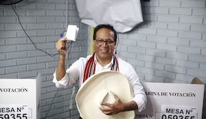 ¡De Huaral a Barbadillo! Roberto Sánchez votó en San Borja, pidió respetar los resultados y seguirá la jornada cerca de Pedro Castillo