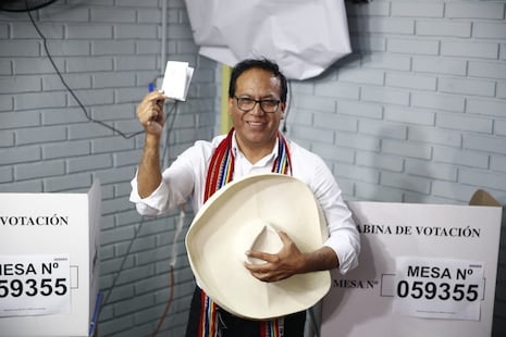 ¡De Huaral a Barbadillo! Roberto Sánchez votó en San Borja, pidió respetar los resultados y seguirá la jo...