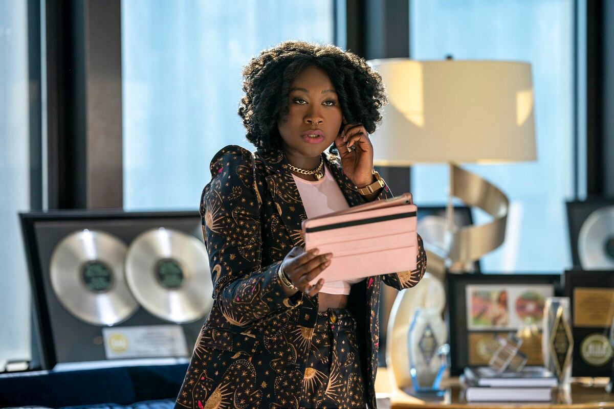 Zenzi Williams como Monique en la película "Navidad contigo" (Foto: Netflix)