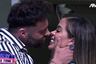 Renzo Spraggon y Vanessa López se besaron en La Casa de Magaly | VIDEO