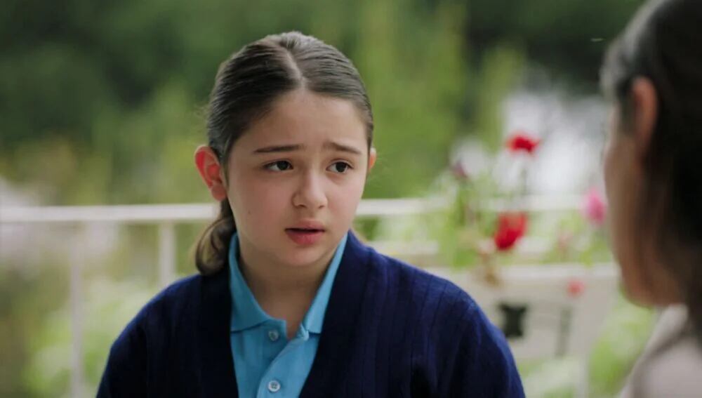 Defne se reencuentra con Ceylin en la telenovela turca "Secretos de familia" (Foto: Ay Yapım)