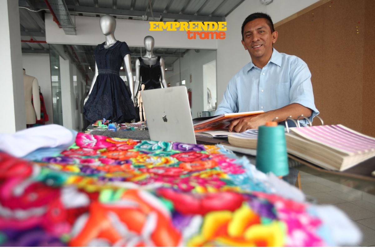 Salinas está trabajando en el diseño para sus telas con las que elaborará su siguiente colección que se presentará en Nueva York en el 2023. Foto: