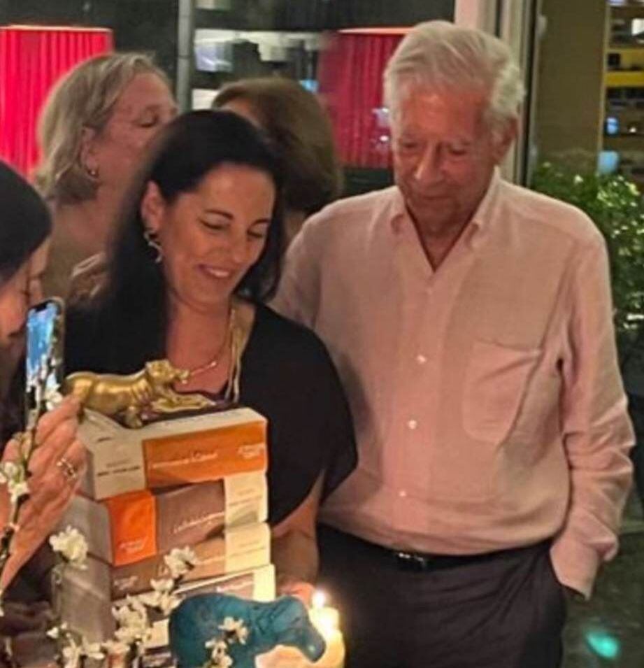 Mario Vargas Llosa junto a su hija Morgana.