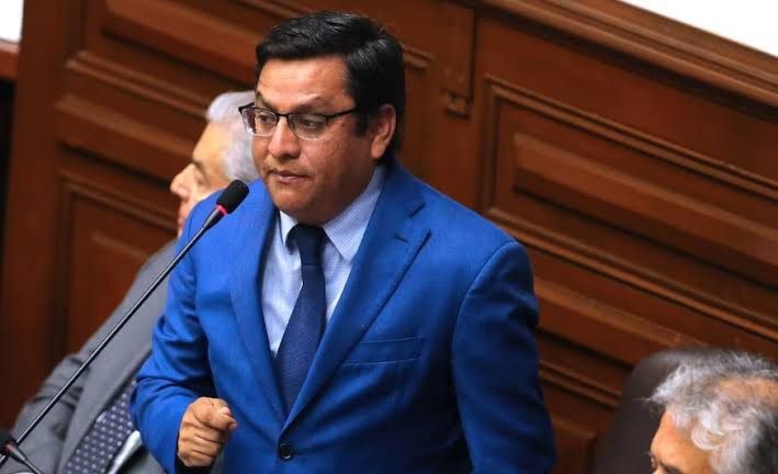 Ministro de Salud, César Vásquez.